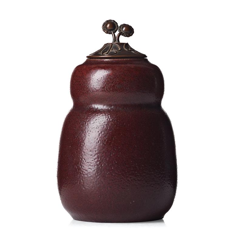 PATRICK NORDSTRÖM, urna med lock av patinerad brons, Royal Copenhagen, Danmark 1910-20-tal.