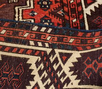 A carpet, an antique Chodor main carpet, Turkmenistan, ca 377-381,5 x 233-240 cm (as well as  2-2,5 cm flat weave.