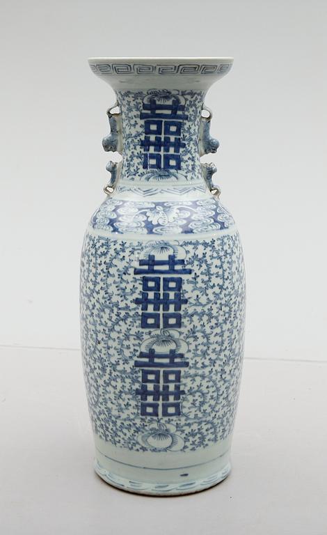 GOLVVAS, porslin, Kina, sekelskiftet 1900.
