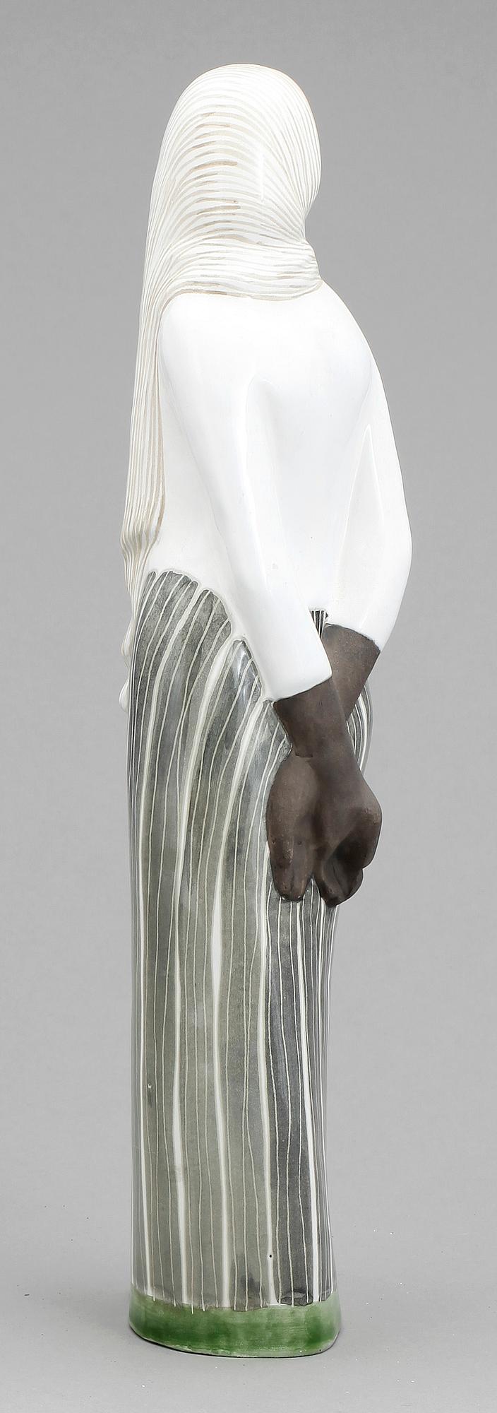 FIGURIN, stengods, Mari Simmulson, Upsala Ekeby, 1950-tal. Sign.