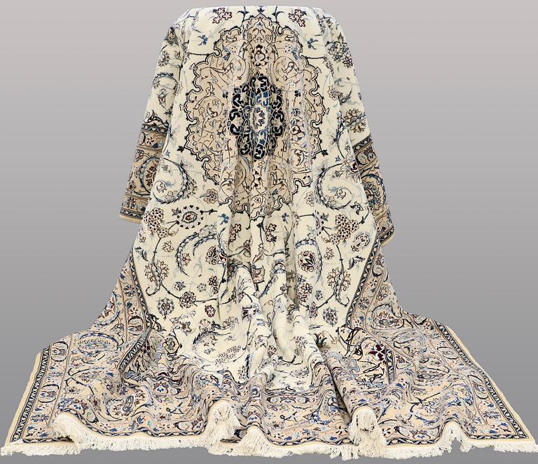 MATTA, Nain part silk, s.k 9LAA, ca 407 x 300 cm.