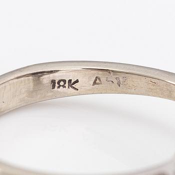 Sormus, 18K valkokultaa, safiiri ja timantteja n. 0.03 ct yht.