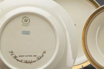 SERVISDELAR, 26 delar, porslin, Golden Horn, Royal Copenhagen.
