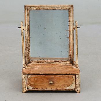 LÅDSPEGEL, gustaviansk, omkring år 1800.