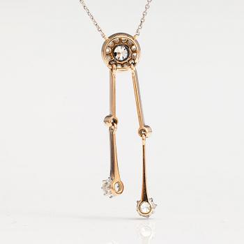 A platinum and yellow gold necklace with old cut diamonds ca. 1.00 ct in total and rose cut diamonds.