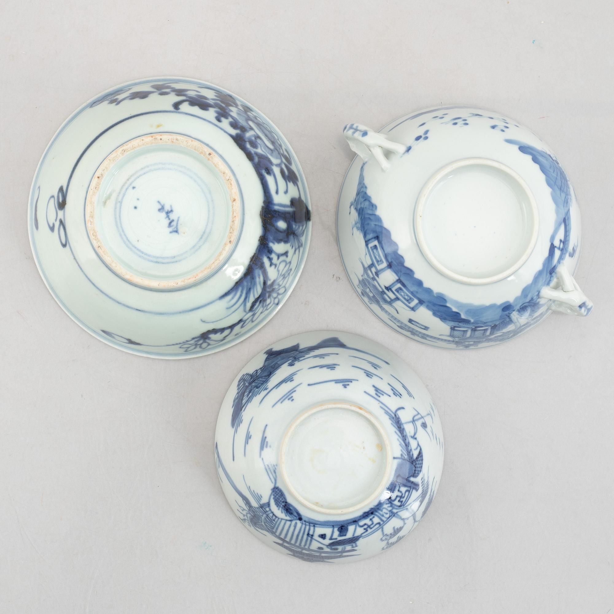 Six pieces of blue and white porcelain, China, Qing dynasty, late 18th-19th century.
