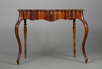 SKRIVBORD, nyrokoko, 1800-talets mitt.