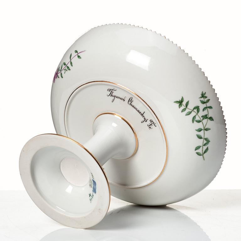 A Royal Copenhagen 'Flora Danica' tazza and two serving dishes, Denmark, 20th Century.