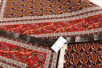 Matta, Täbris, 50 Raj, ca 195 x 152 cm.