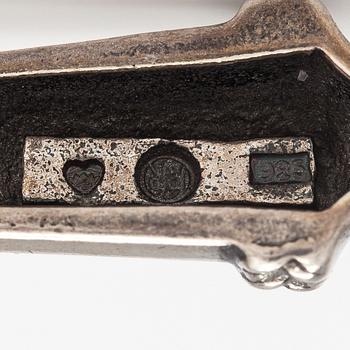Brosch "Älghuvud", sterlingsilver. Kalevala Koru, Helsingfors.