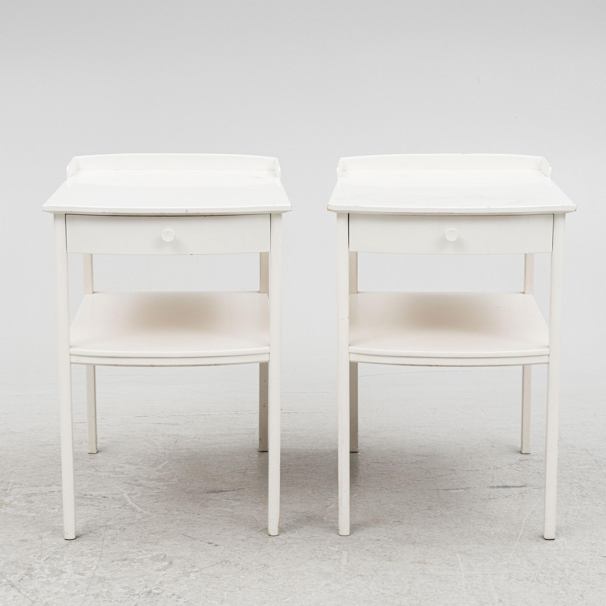 Carl Malmsten, a pair of 'Birgitta' bedside tables, Åfors Möbelfabrik, second half of the 20th Century.