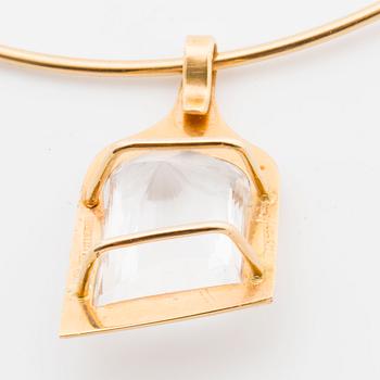 A Elon Arenhill collier with faceted rock crystal.