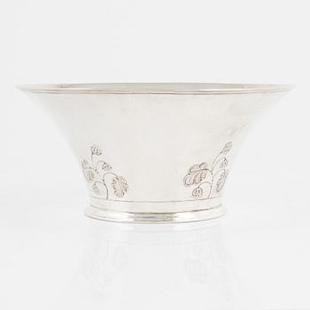 K Anderson, a 'Swedish Grace' silver bowl, Stockholm 1928.