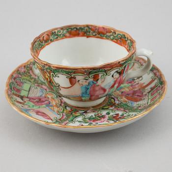 A group of six Chinese porcelain objects, Qing dynasty and later, 18th-20th century.