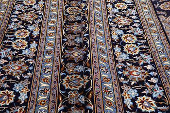 Matta, Keshan, ca. 380 x 302 cm.