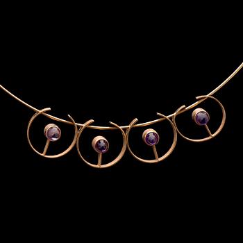 AN ELIS KAUPPI NECKLACE, cabochon cut amethysts, 14K gold. Kupittaan Kulta, Turku Finland 1959.