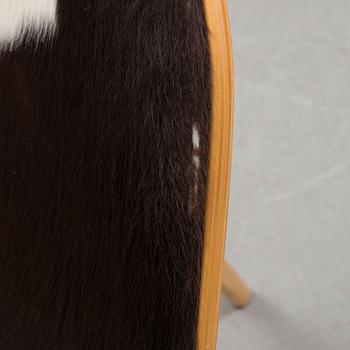 HANS J WEGNER, LOUNGE CHAIRS, a pair, "CH07" SHELL CHAIR, Carl Hansen & Søn, Odense, Denmark.