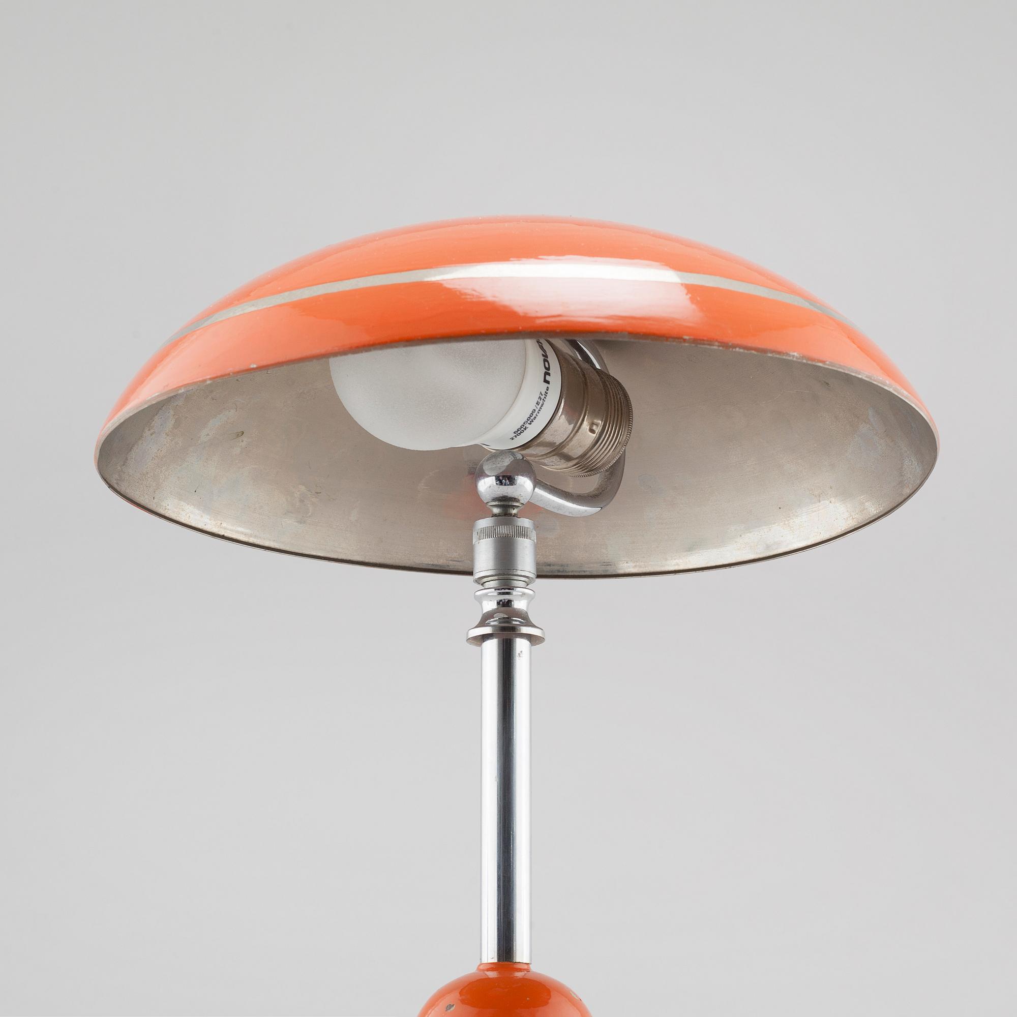 BORDSLAMPA, 1900-talets första hälft.