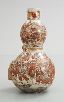 A large Japanese Satsuma vase, Meiji period.