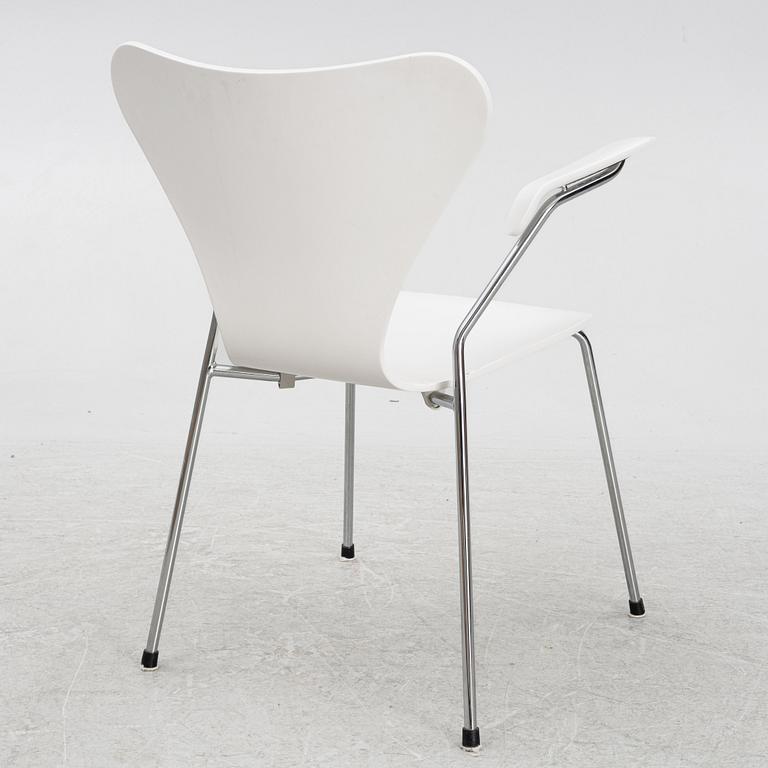 Arne Jacobsen, karmstol, "Sjuan", Fritz Hansen, Danmark, 2002.