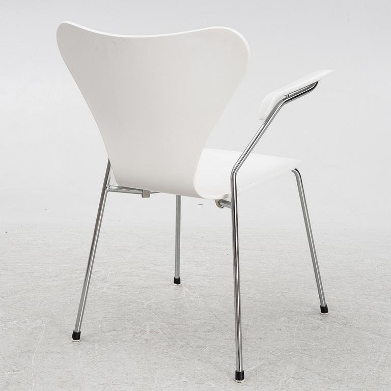 Arne Jacobsen, karmstol, "Sjuan", Fritz Hansen, Danmark, 2002.