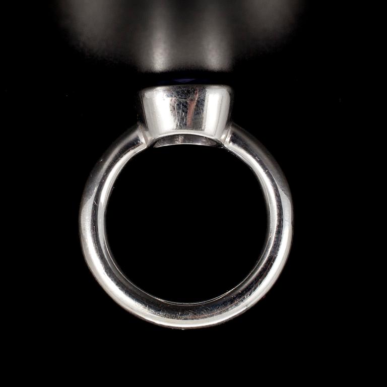 RING, vitguld 18K, tanzanit 3,9 ct. Vikt 8,6 g.