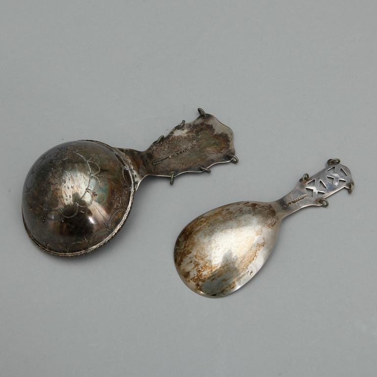PARTI SAMESILVER, 12 delar, olika mästare och städer. Merparten 1930/40-tal. Total vikt ca 485 gram.