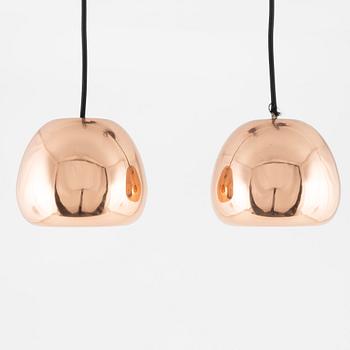 A pair of copper ceiling lamps, 'void Mini Pendant', Tom Dixon.