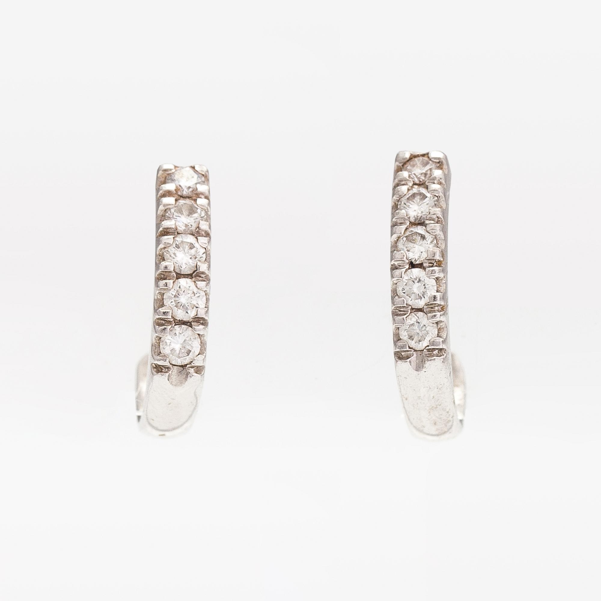 Örhängen, 18K vitguld, diamanter ca 0.40 ct tot. Kultajousi, Helsingfors 2009.