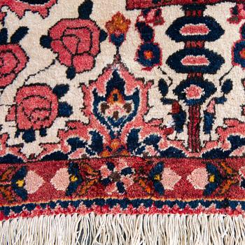 MATTA, orientalisk. Ca 354 X 277  cm.