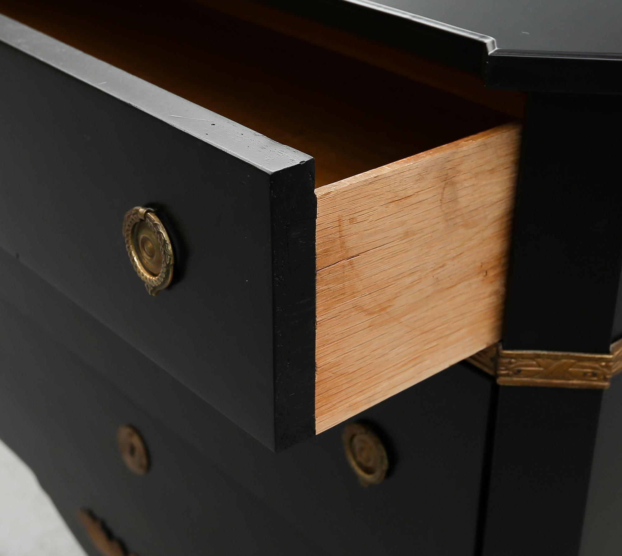 BYRÅ, gustaviansk stil, 1900-talets andra hälft.