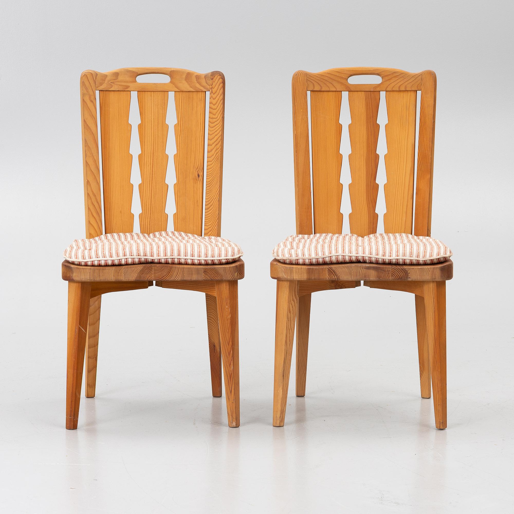 Nordiska Kompaniet, Pair of chairs. Swedish Modern. “Ekerö”, mid-20th century.