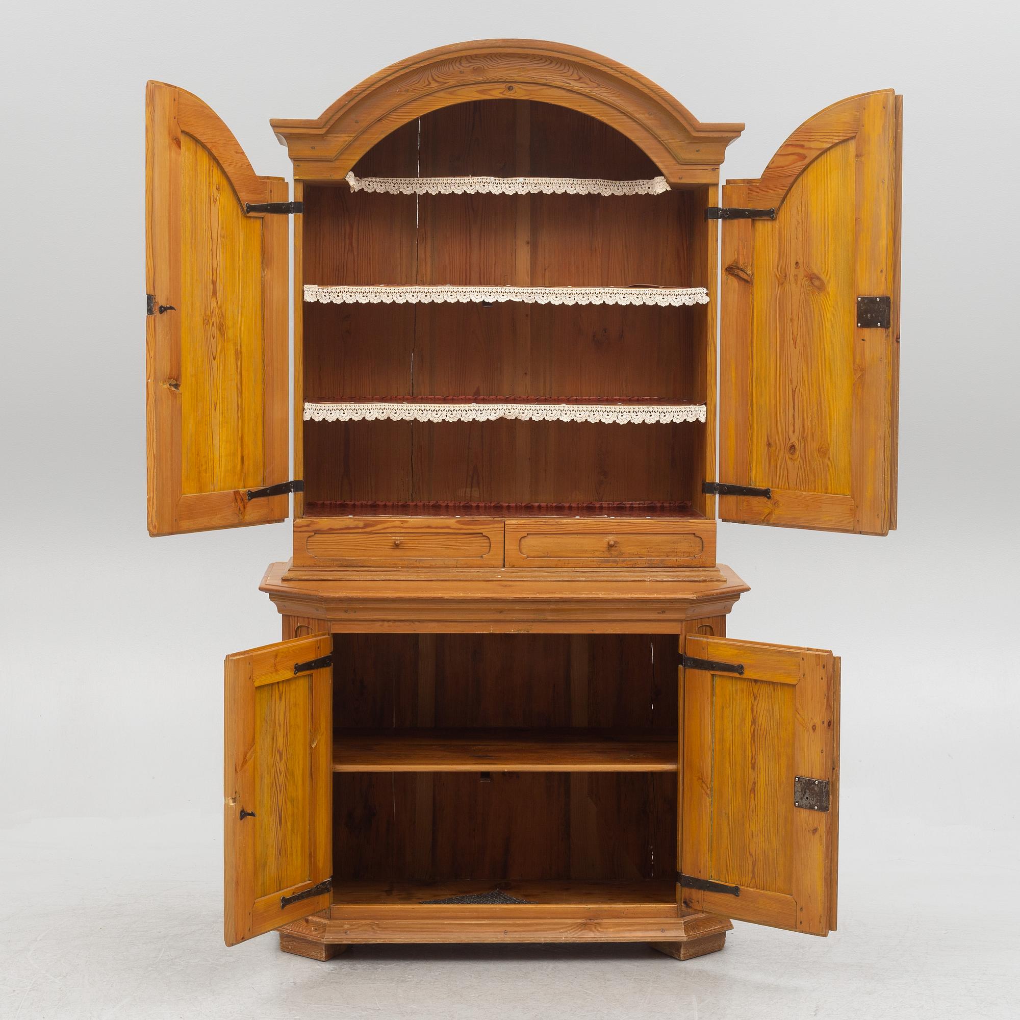 Cabinet, 17th/18th century.