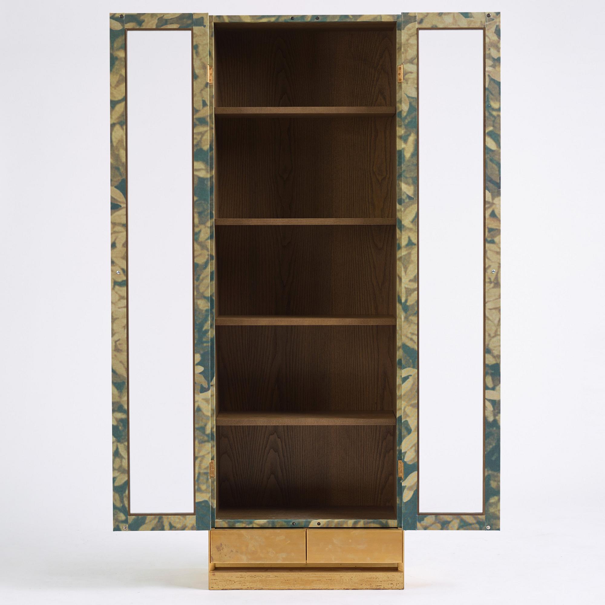 Mats Theselius, a cabinet 'National Geographic, 25th Anniversary edition', ed. 18/220, Källemo, Sweden, post 2015.