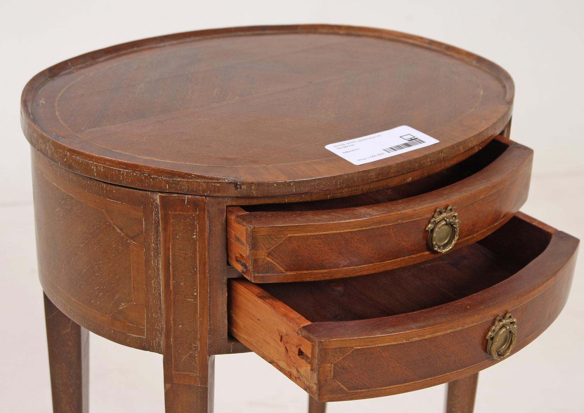 BYRÅ, gustaviansk stil, 18/1900-tal.