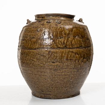 Kruka, glaserat stengods, Sydostasien, sen Mingdynasti/Qingdynasti.