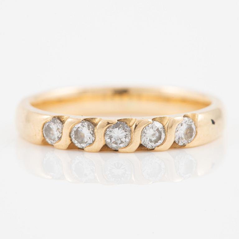 Ring, Engelbert, "ellips", 18K guld med fem briljantslipade diamanter.