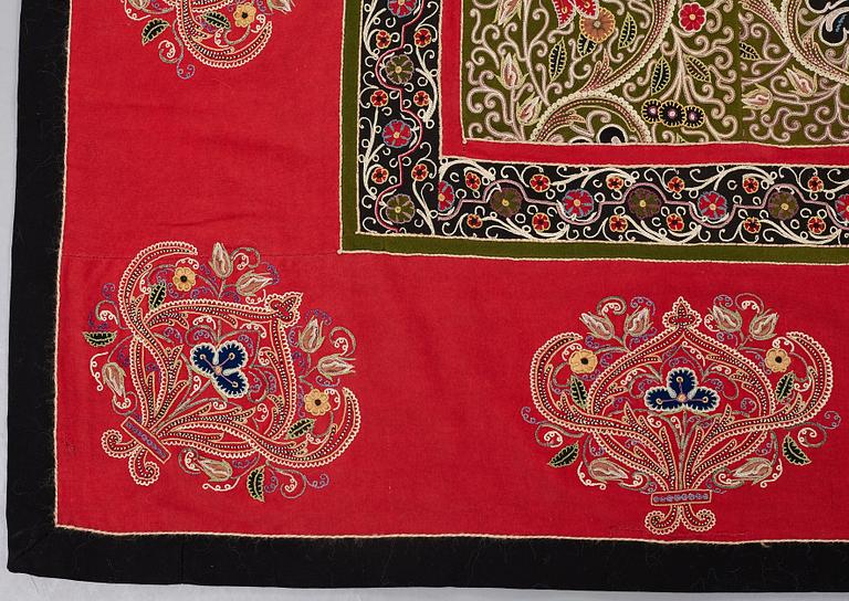 AN EMBROIDERY, a semi-antique Rascht, Persia (Iran), ca 312,5 x 311 cm.