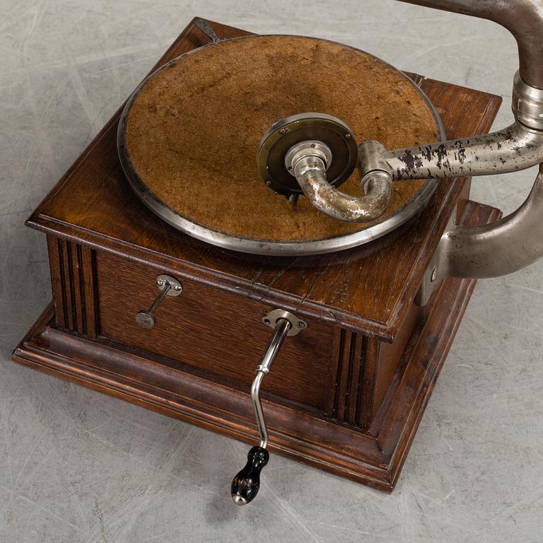 A gramophone, circa 1900.