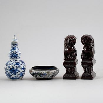 ORIENTALISKA FÖREMÅL, 4 delar, bl a 1800-/1900-tal.