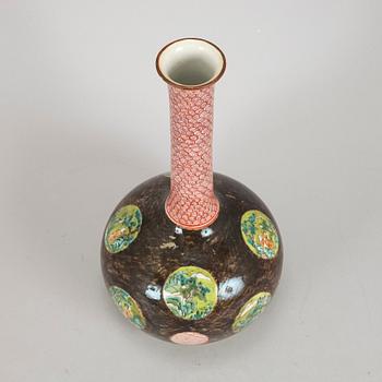 A Kutani style vase, 20th century.