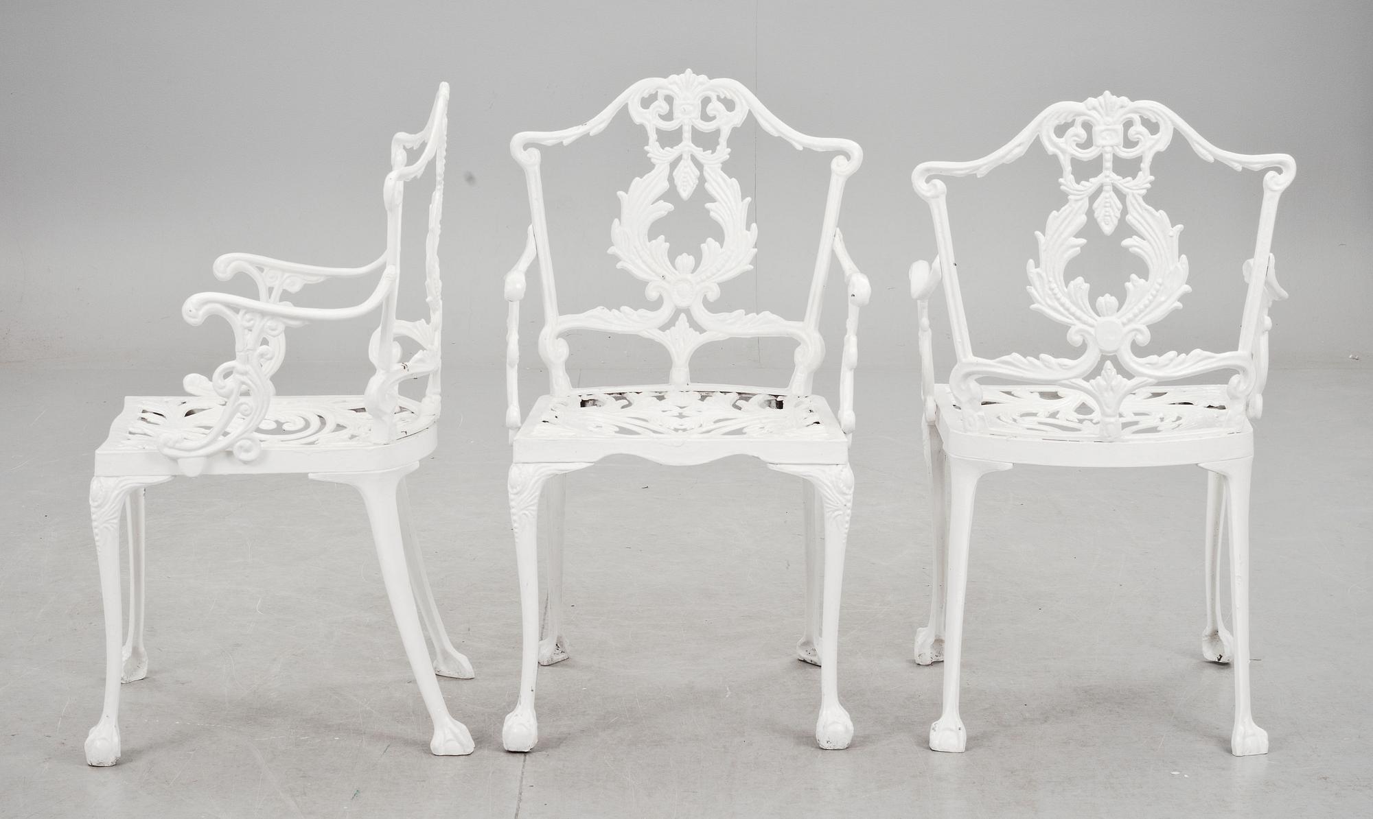 TRÄDGÅRDSGRUPP, 5 delar.  Chippendale-stil. 1900-talets andra hälft.