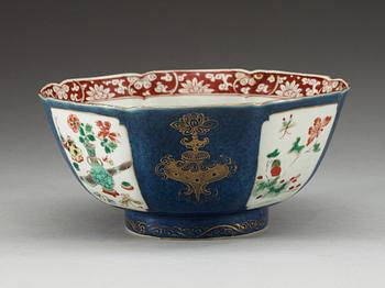 SKÅL, porslin. Qing dynastin, Kangxi (1662-1722).