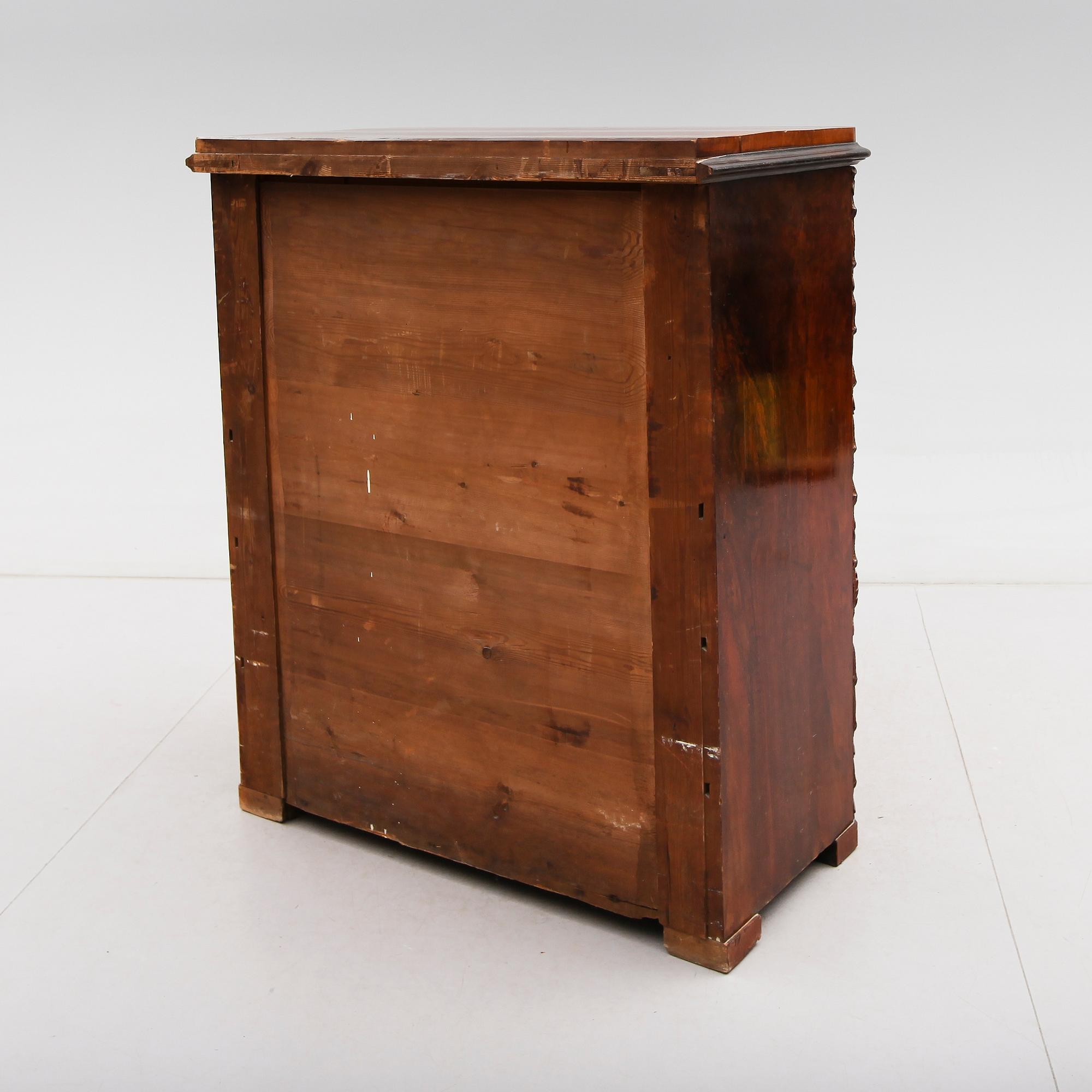 CHIFFONJÉ, 1800-talets andra hälft.