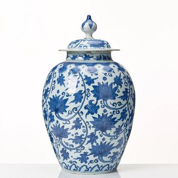 A Delft faiance jar, 18th Century.