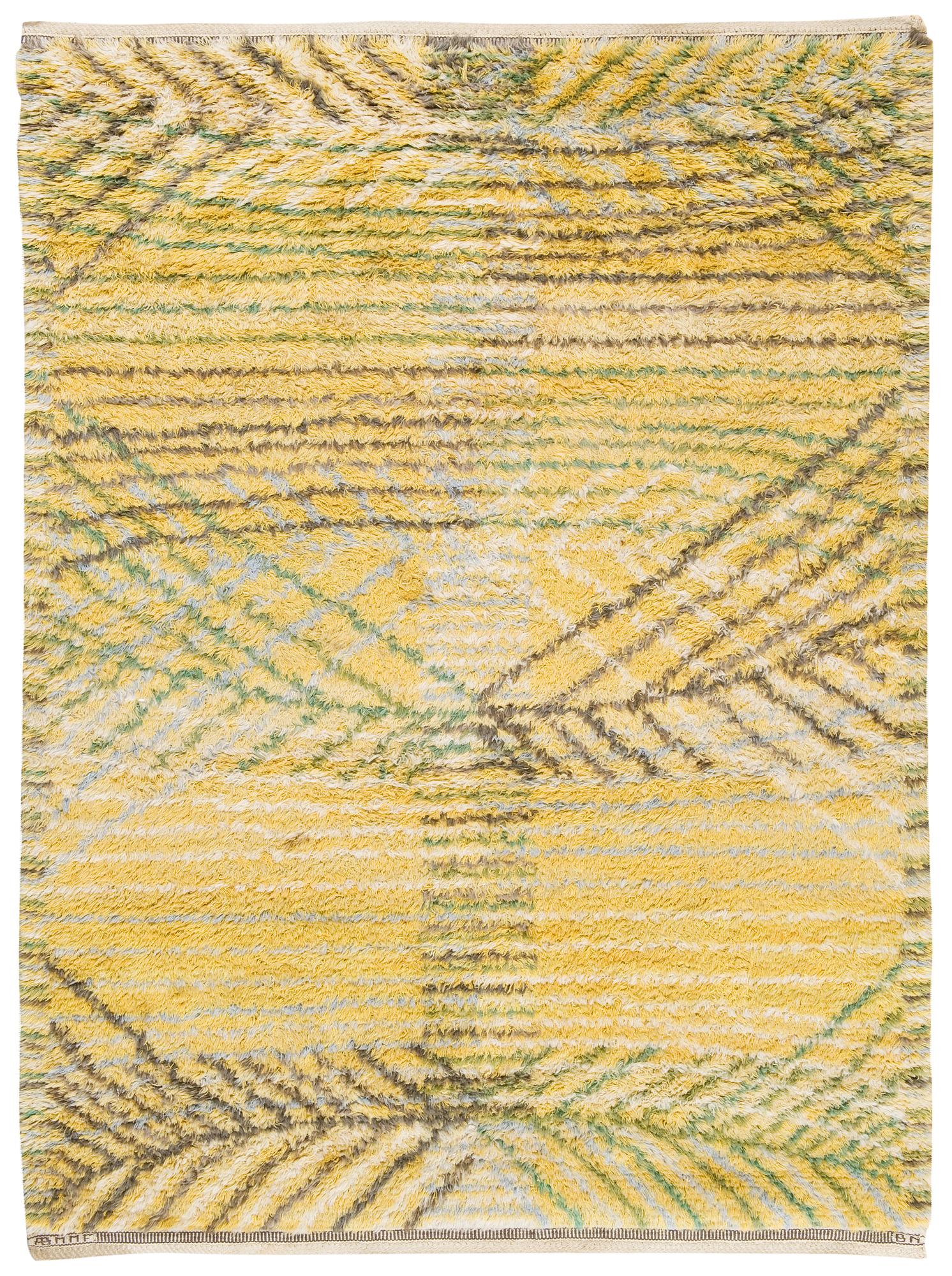 MATTA. "Marina, gul". Rya. 211 x 156 cm. Signerad AB MMF BN (AB Märta Måås-Fjetterström, Barbro Nilsson).