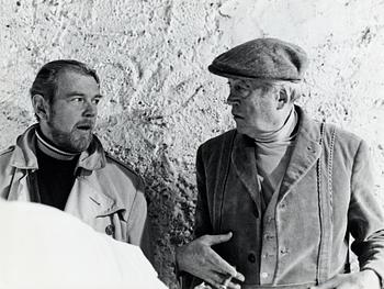 FOTOGRAFIER, 2 st, samramade. Föreställande Sven Nykvist och John Huston, 1971.