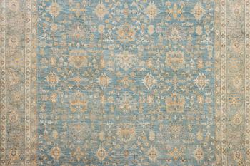 An Ushak carpet, c. 292 x 241 cm.
