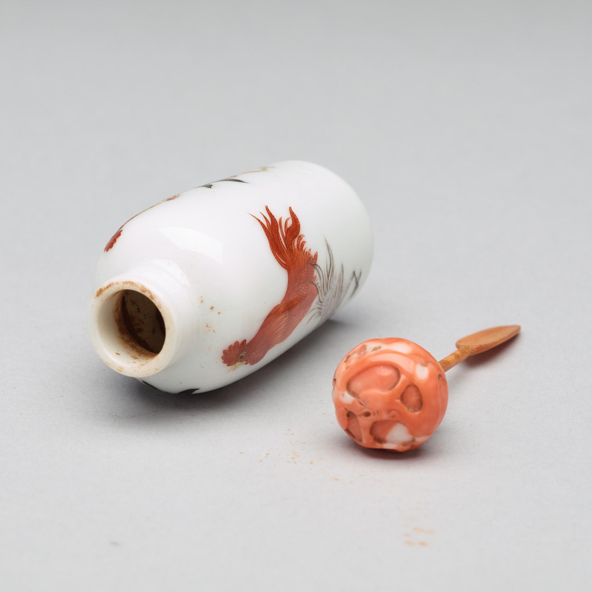 SNUSFLASKA, porslin. Qingdynastin med Guangxus märke och period (1875-1908).