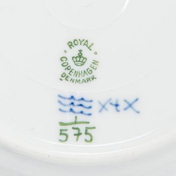 Royal Copenhagen, servis, 24 delar, "Musselmalet Halvblonde", Danmark 1955 och 1975-79.